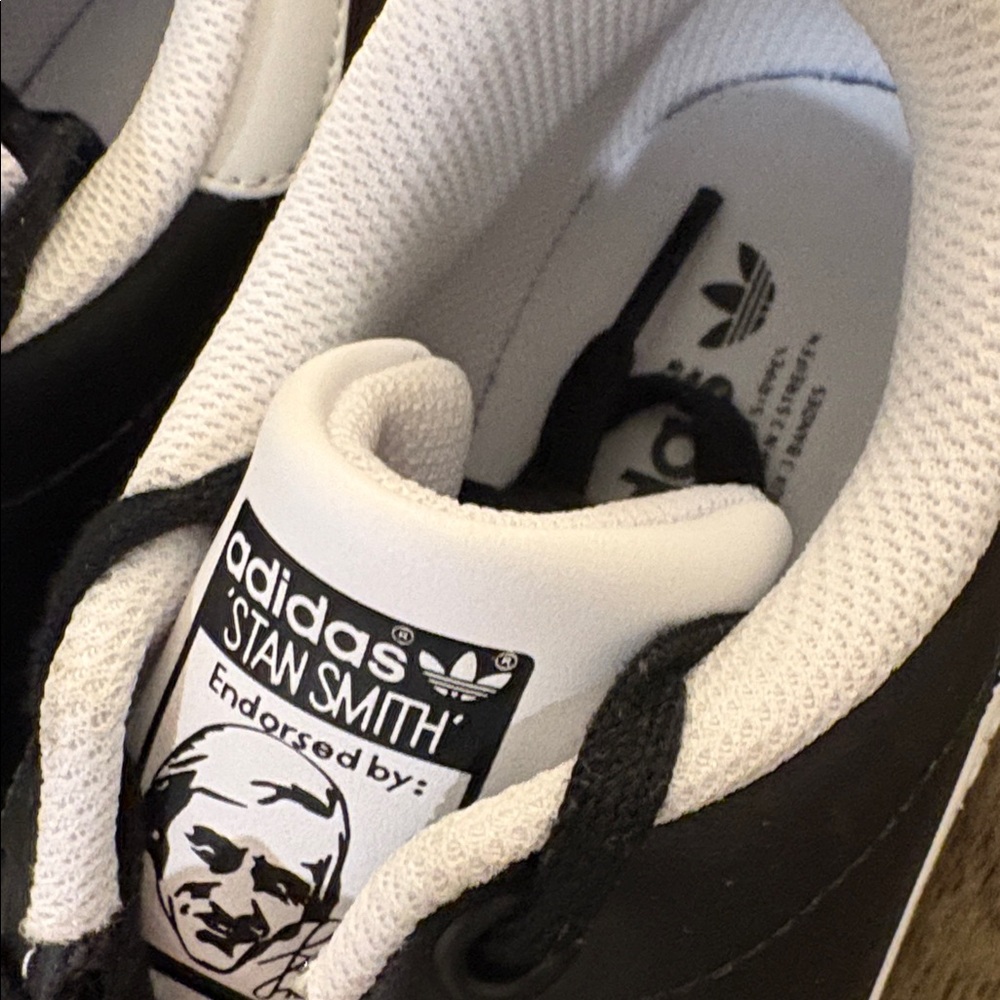 EUC [Adidas] Originals Stan Smith J 'Black/White Low-Top Sneakers Youth Kids 3.5 - Picture 12 of 15